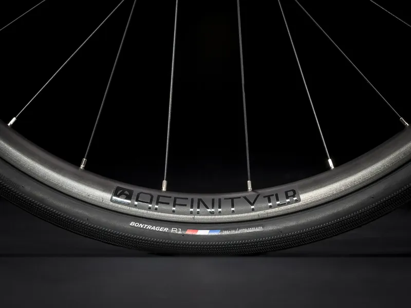 Trek Domane SL 5 Carbon Performance Road Bike in Red-4