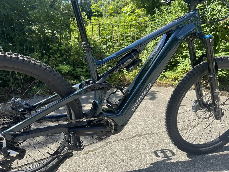 Ex Demo Turbo Levo 4 Comp Alloy Lake / Dune white S4-2
