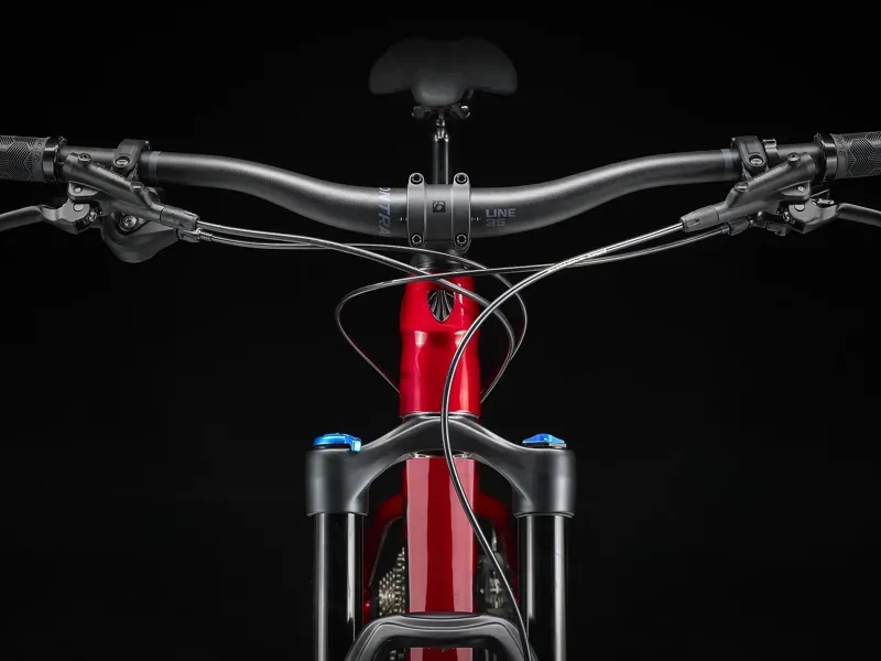 Trek Roscoe 9 Mountain Bike in Crimson-5