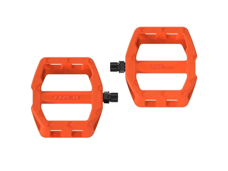 Trek Line Comp Flat Pedal Set 9/16 inch in Matte Roarange-1